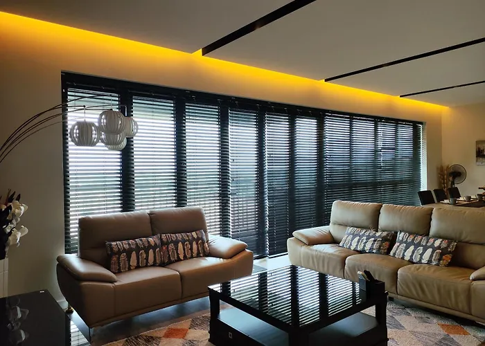 Bright Cozy Condo